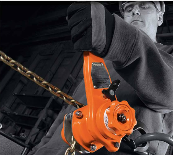 The Bandit's lightweight and portable design, easy free-chaining feature and 360 degree rotating handle make it one of the most versatile hoist on the market today.